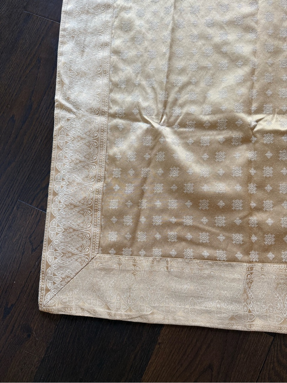 Elegant Cream Jacquard Tablecloth with Intricate Border